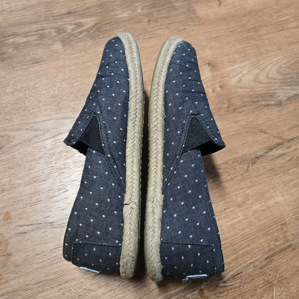 TOMS Gray Polka Dot Slip-On Shoes Size 8 - Picture 2 of 6